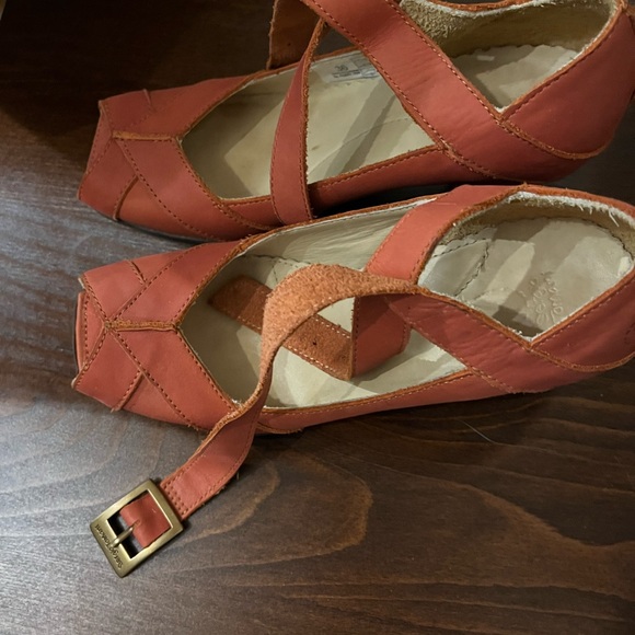 Sergio Tomani Soft Leather open-toe pumps
